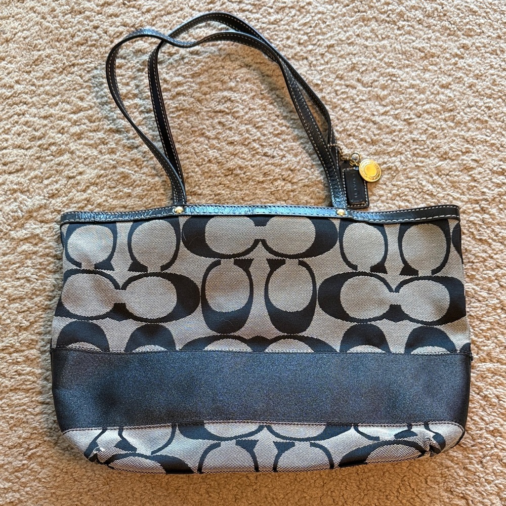Vintage Y2K Coach shoulder tote